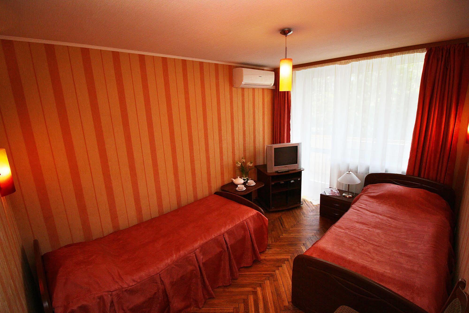 Druzhba Hotel And Restaurant Harkiv Dış mekan fotoğraf