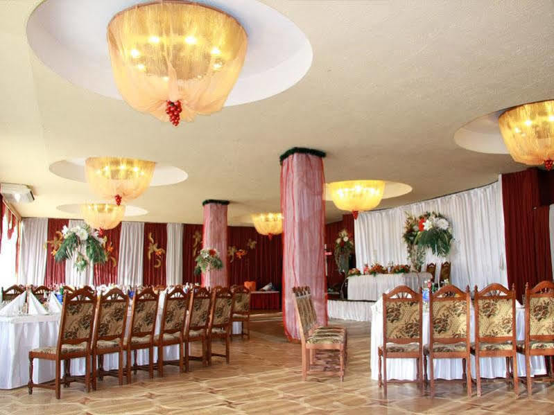 Druzhba Hotel And Restaurant Harkiv Dış mekan fotoğraf